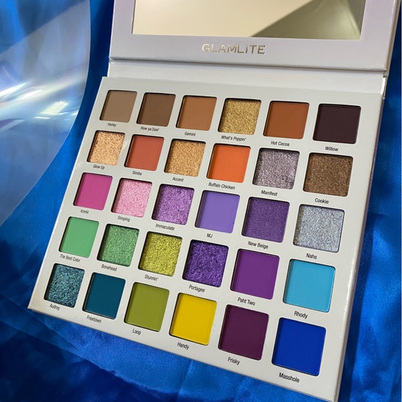 Mikayla Glamlite Make Up and Lashes Set - Picture 6 of 16